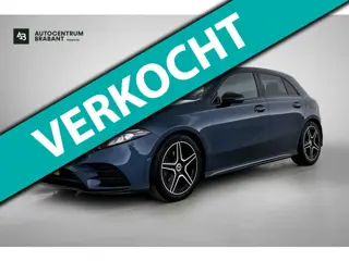 Mercedes-Benz A-klasse 180 Business Solution AMG (SFEERVERLICHTING, CAMERA, NAVIGATIE, STOELVERWARMI