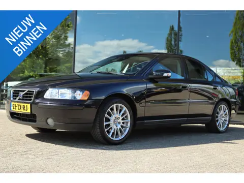 VOLVO S60 2.4 MOMENTUM 5CIL AUT. | STOELVERW. | LEDER | LMV | TREKHAAK | LMV
