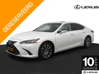 Lexus ES 300h Preference Line | Schuif-/kanteldak | Lederen bekleding | 18 Inch Lichtmetalen velgen 