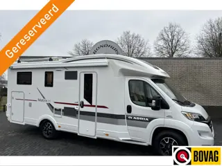 Adria Matrix Plus M 670SL 180 pk Euro5 Fiat Ducato **Zeer nette staat/5 zitplaatsen/5 slaapplaatsen/