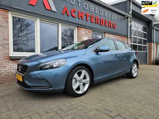 Volvo V40 1.6 T3 Momentum Camera! Navigatie! Airco/Clima! Cruise Control! NAP! Nette Auto!