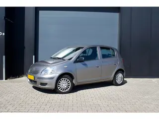 Toyota Yaris 1.0 VVT-i Idols