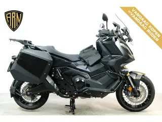 Honda X-ADV (bj 2022, automaat)