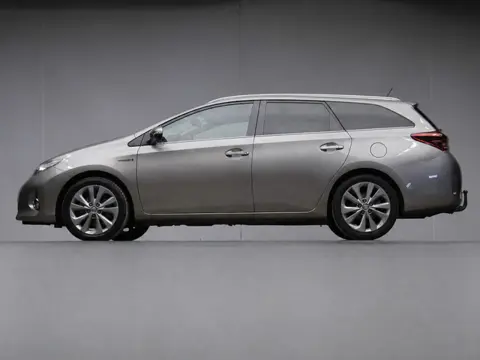 Toyota Auris Touring Sports 1.8 Hybrid Aspiration Sport (NAVI,CAMERA,CLIMATE,CRUISE,GETINT,TREKHAAK,