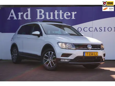 Volkswagen Tiguan 1.4 TSI Connected Series / Panorama / Stoelverwarm. / Navi / ACC / ECC /Elek-klep+