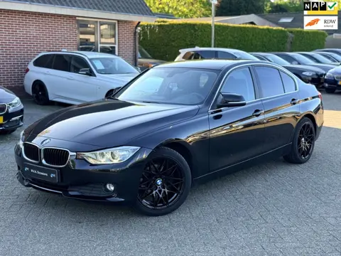 BMW 3-serie 320i EfficientDynamics Edition Executive|Nieuwe Ketting + Klepseals|Leder|Navigatie|Crui