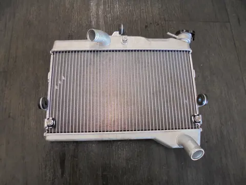 RADIATEUR Yamaha YZF R7 2022 - 2023