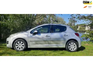 Peugeot 207 1.6 VTi XS AUTOMAAT PANO LAGE KMSTAND