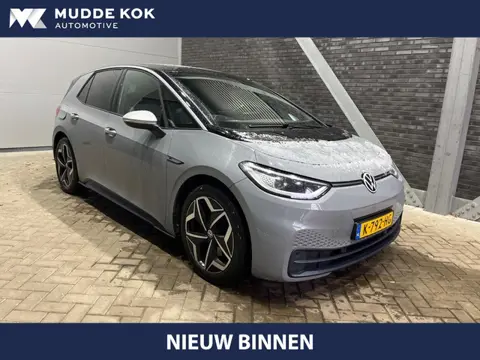 Volkswagen ID.3 First Plus 58 kWh | Incl. BTW | Stoelverwarming | Camera | PDC V+A | ACC | Getint Gl