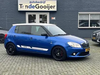 Skoda Fabia 1.4 TSi DSG RS 180 pk | CLIMA | PDC | STOELVERW. | 17" |