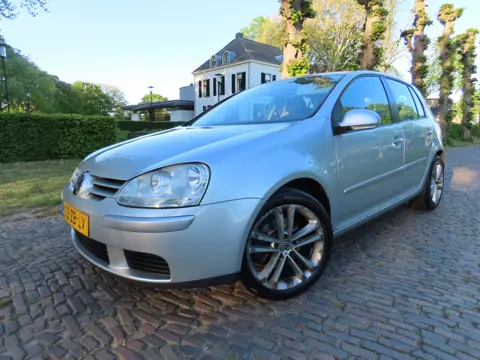 Volkswagen Golf 1.4 Optive 4 Airco Cruisecontrol Navigatie Carplay Lm Velgen