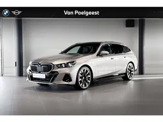 BMW 5 Serie Touring 550e xDrive | M Sport Pro | Bowers & Wilkins | Stoelventilatie | Iconic Glow | T