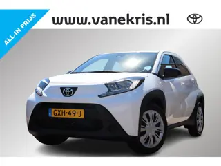 Toyota Aygo X 1.0 VVT-i Play, Lage Km, Apple Carplay/Android Auto, Airco, Camera!