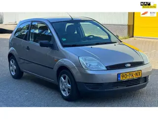Ford Fiesta 1.4-16V Ambiente.Automaat/Trekhaak/km nap /nieuwe apk /aluminium velgen