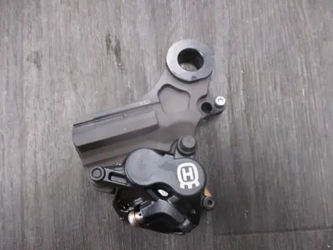 ACHTER REMKLAUW Husqvarna 901 Norden 2022 - 2023