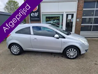 Opel Corsa 1.2-16V "Essentie" Airco - Apk 17-05-2027 !!