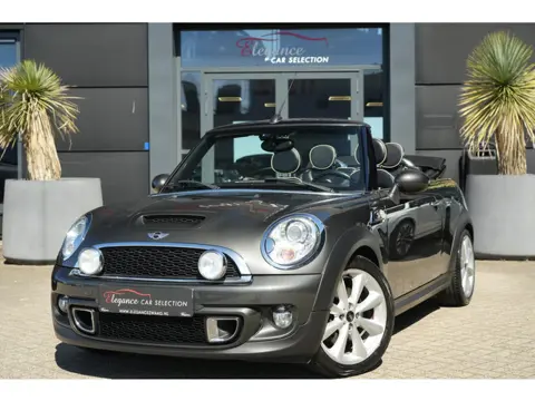 MINI Cabrio 1.6 Cooper S 184pk HarmanKardon/Navigatie/Stoelverwarming