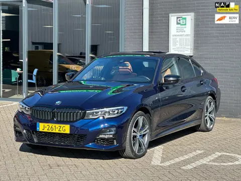 BMW 3-serie 330e eDrive Edition/CAMERA/CARPLAY/PANO-DAK/NL-AUTO NAP!!