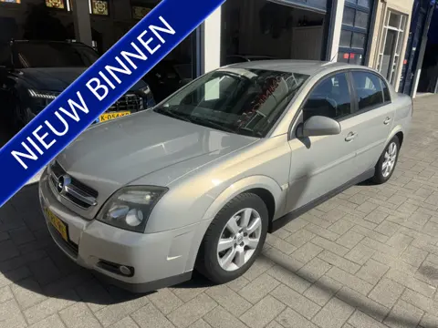 Opel Vectra 1.8-16V V-line MET NIEUWE APK 5/2027 (bj 2005)