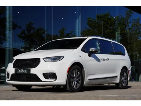 Chrysler Pacifica 3.6 V6 Hybrid Nieuwstaat Hybride