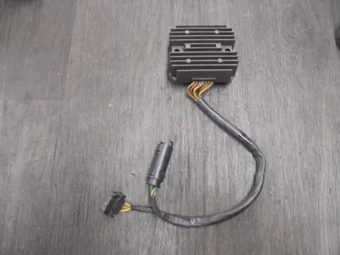 SPANNINGSREGELAAR BMW F 800 GS 2008 - 2011 / 2012 - 2015 /