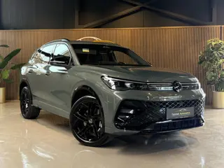 Volkswagen Tiguan 1.5 eHybrid R-Line Edition 272 PK Cipressino Green Volleder interieur Panorama Nav