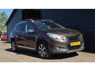 Peugeot 2008 1.2 PureTech Allure Nieuwe motor 2022 garantie Peugeot I Trekhaak I Panoramadak