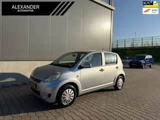Daihatsu Sirion 2 1.0-12V Premium