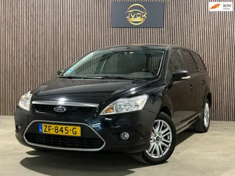 Ford Focus Wagon 2.0 Titanium PDC Automaat Stoelverwarming 17 Inch LM