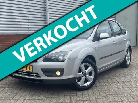 Ford Focus 1.6-16V Airco Cruisecontrol Trekhaak D.Riem vervangen