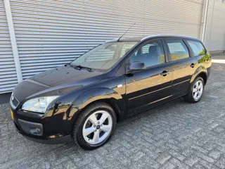 Ford Focus Wagon 2.0-16V Titanium leder trekhaak clima