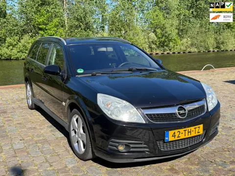 Opel Vectra Wagon 2.2-16V Cosmo