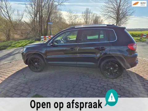 Volkswagen Tiguan 1.4 TSI Sport&Style / Panorama Schuif kantel dak