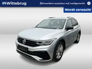 Volkswagen Tiguan 1.4 TSI eHybrid 245pk R-Line DSG Automaat BLACKSTYLE / Panorama dak / Navigatie / 