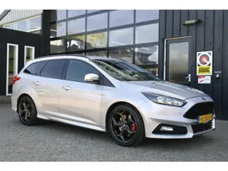 Ford FOCUS Wagon 2.0 251 PK ST-2 | NL-Auto | Recaro | Cruise | Clima | Navi | Camera