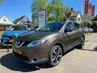 NISSAN QASHQAI 1.2 TEKNA AUTOMAAT / NAVI / CAMERA / STOELVERW. / TREKHAAK / DAB