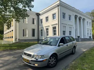 Volvo V40 1.6i 16V EUROPA, AIRCO (bj 2004)