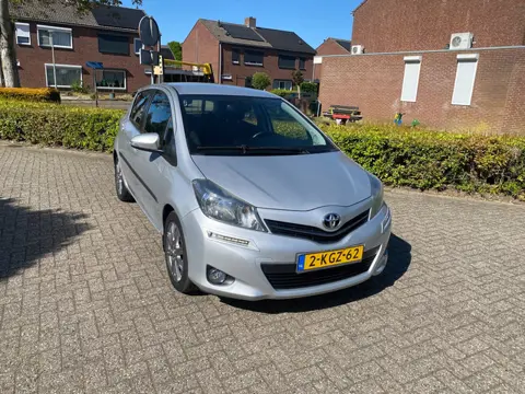 Toyota Yaris 1.3 VVT-i Dynamic