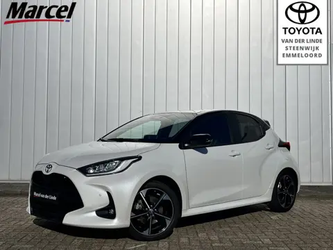 Toyota Yaris 1.5 Hybrid 130 Launch Edition HUD Parkeer en Dodehoek Sensoren Stoel Stuur Verwarming