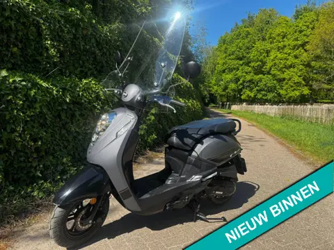 SYM Mio 50i Mat Grijs Windscherm BETAAL met in3