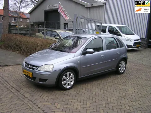Opel Corsa 1.4-16V Silverline nap pas airco APK