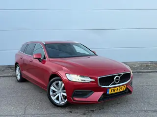 Volvo V60 2.0 D3 Momentum (bj 2019) AUTOMAAT|XENON|LEER|STUURVERWARMING
