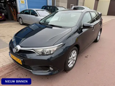 Toyota Auris Touring Sports 1.2T Aspiration Limited 2016 NAP 165.479km Navigatie Bluetooth, Sportvel