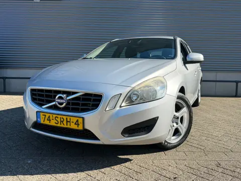 Volvo V60 2.0 D3 R-Design