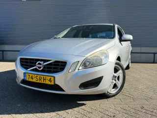 Volvo V60 2.0 D3 R-Design