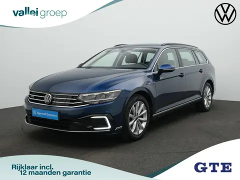 Volkswagen Passat 1.4 TSI 218 pk PHEV GTE | Trekhaak | Discover Pro | Achteruitrijcamera | Stoelverw