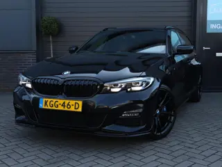 BMW 3-serie Touring 330e xDrive M Sport | Panoramadak | Adaptief M onderstel | H+K | 360 | Leer