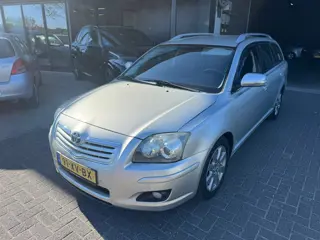 Toyota Avensis Wagon 1.8 VVTi Luna CARPLAY CLIMA TREKHAAK NETTE WAGEN ORIG NL NAP