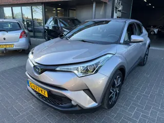 Toyota C-HR 1.8 Hybrid Dynamic TREKHAAK NAVI CAMERA CRUISE STOELVERWARMING ORIG NL NAP