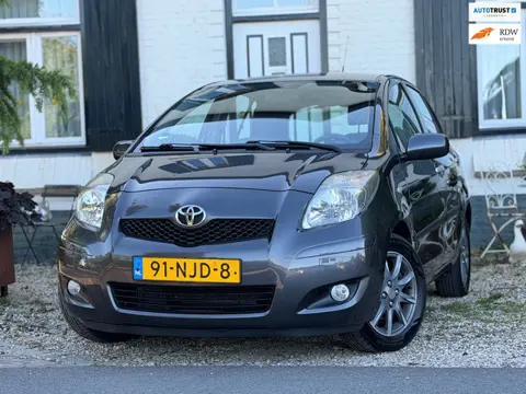 Toyota Yaris 1.3 VVTi Aspiration|Clima|Cruise|Trekhaak|Nette auto!